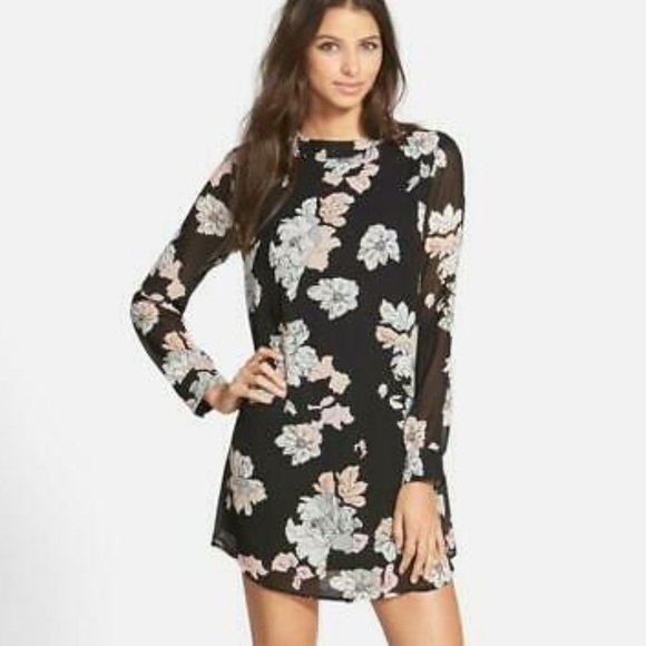 Astr Dresses & Skirts - HP 🎆 9/13 ASTR Floral Print Long Sleeve Dress